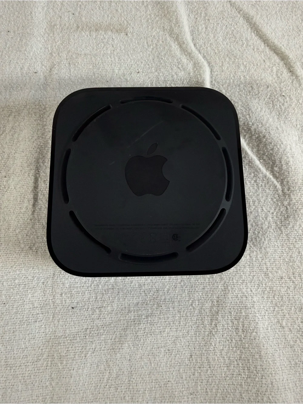 Apple TV 4K A1842 5th Gen (4K 1st Gen) Media Streamer